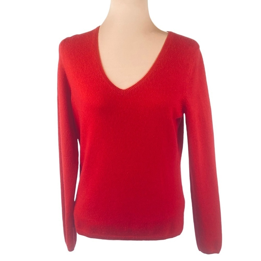Madison Cashmere Sweater Size M Red V-Neck Long Sleeved Festive Cozy